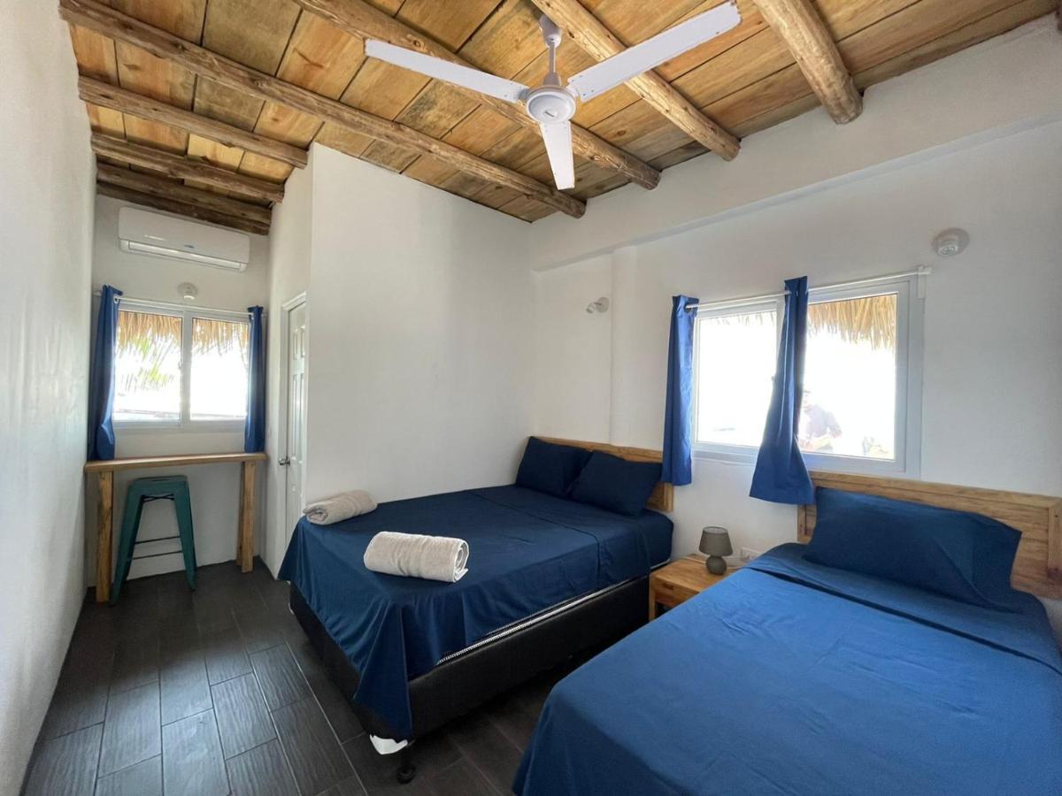 Black Sand Beachhouse Monterrico Exterior foto