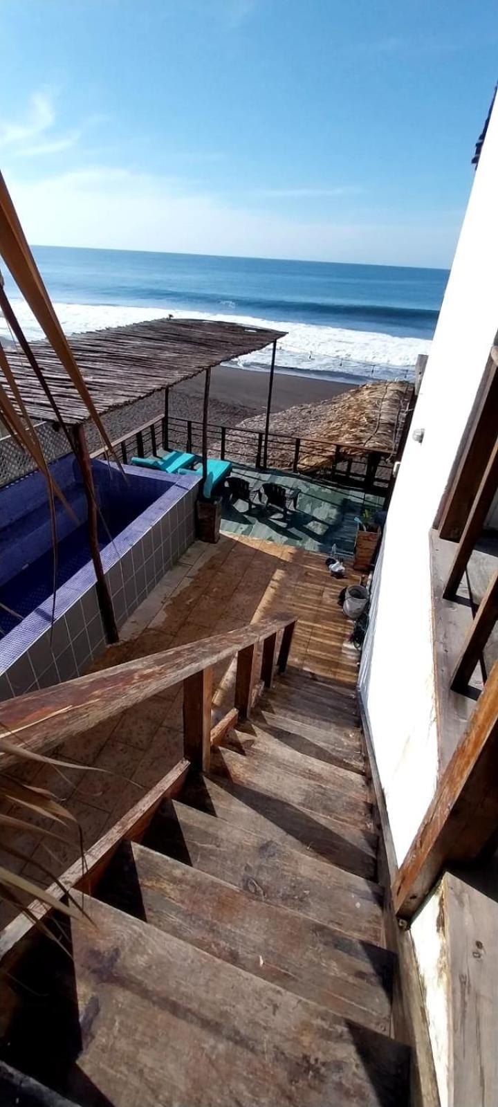 Black Sand Beachhouse Monterrico Exterior foto