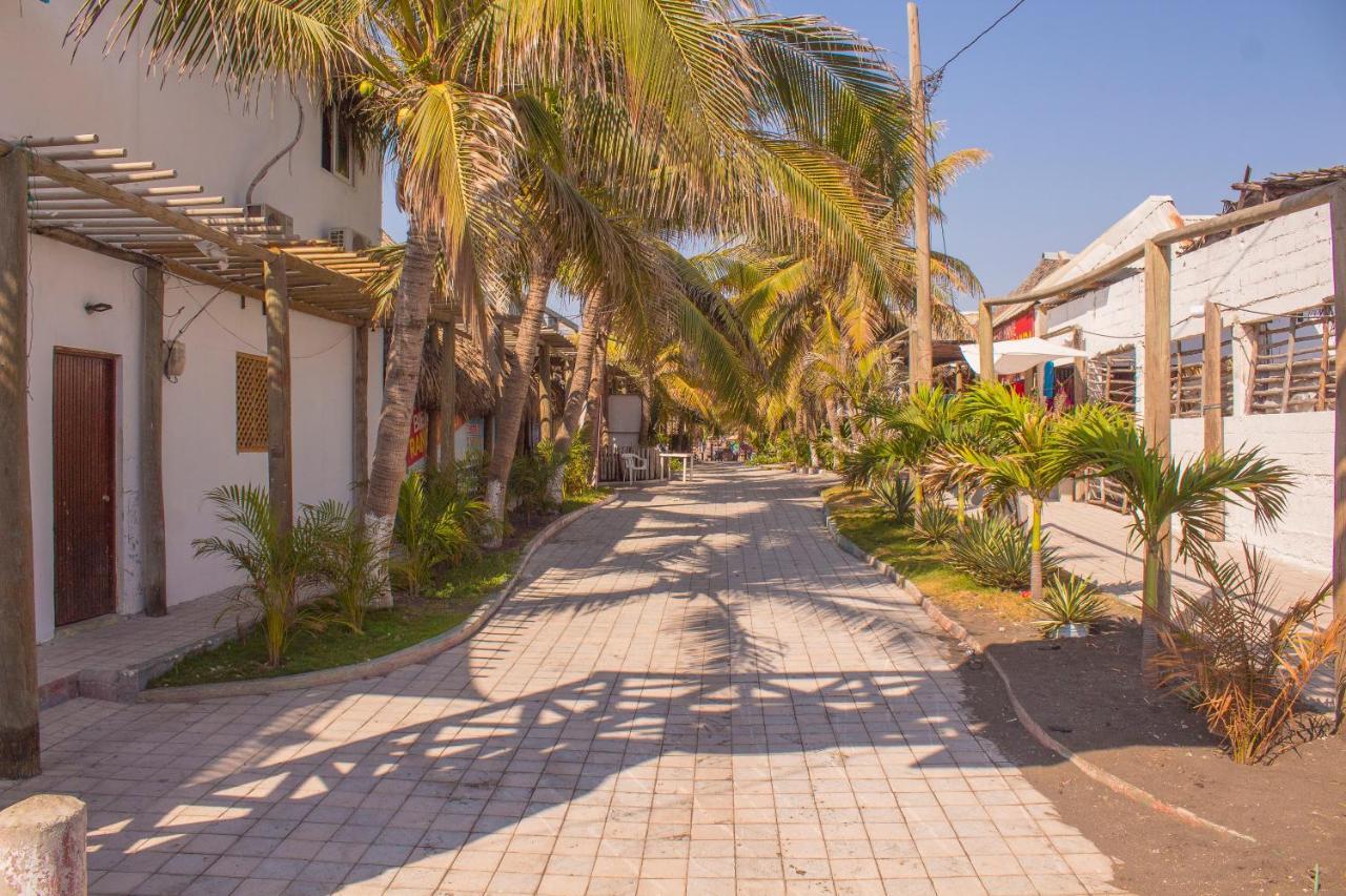 Black Sand Beachhouse Monterrico Exterior foto